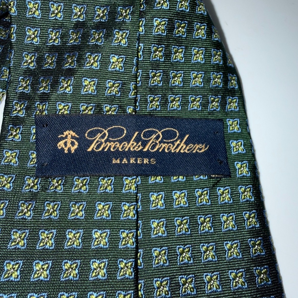 Brooks Brothers Makers Green Geometric Silk Tie Woven in England Made in USA - Picture 3 of 4